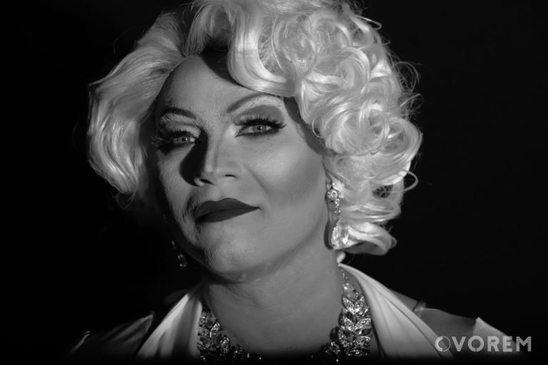 Studio Vorem - photographe portraitiste à Narbonne - Portraits professionnels -cabaret les belles poules